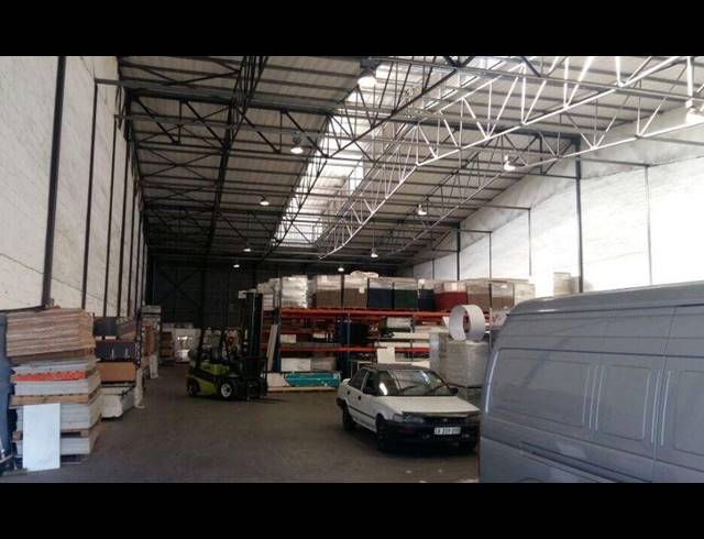 1,567M² WAREHOUSE TO LET IN NDABENI